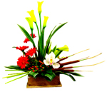 Flower Arrangements - Arrangement in chest