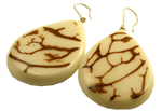 Aretes de tagua.